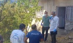 Kendisinden haber alınamayan emekli öğretmen evinde ölü bulundu