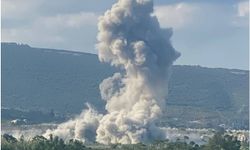 Lübnan'ın güneyindeki El-Mansuri kasabasına hava saldırısı