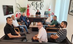 Ortopedik Engelliler Derneğinden İş İnsanı Selman Dinç’e Ziyaret