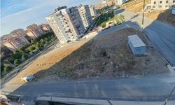 Üniversite Bulvarı’ndaki park alanı yeşillendirilmeyi bekliyor