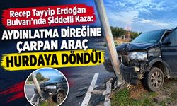 Recep Tayyip Erdoğan Bulvarı'nda Şiddetli Kaza: Aydınlatma Direğine Çarpan Araç Hurdaya Döndü!
