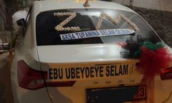 Gelin arabasının arkasına anlamlı yazı: "Aksa Tufanı’na ve Ebu Ubeyde’ye Selam"