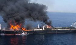 Hürmüz Boğazı'nda süper tanker mayına çarptı