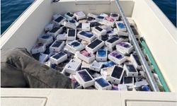 İranlı balıkçılar Hürmüz Boğazı'nda iPhone topluyor!
