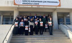 Kayapınar Belediye Başkanı Özhan'dan üniversiteye hazırlanan öğrencilere kitap desteği