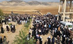 Mardin'deki feci kazada hayatını kaybeden 6 kişi yan yana toprağa verildi