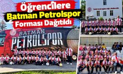 Öğrencilere Batman Petrolspor Forması Dağıtıldı