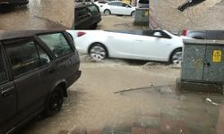 Siirt'te sokaklar göle döndü, halk altyapı yetersizliğine tepki gösterdi
