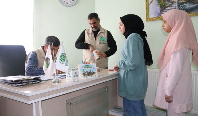 Çocuklardan duyarlı davranış: Biriktirdikleri paralarını Gazze'ye bağışladılar