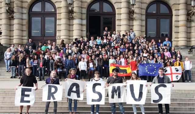 Erasmus Programı: Gençlerin Ufuklarını Açan Fırsat