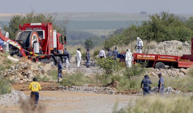 Güney Afrika'daki madenden 78 madencinin cesedi çıkarıldı