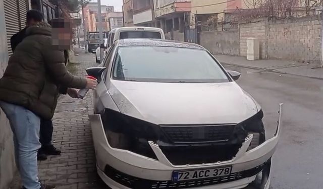 Batman'da hırsızlar bir otomobilin farlarını çaldı