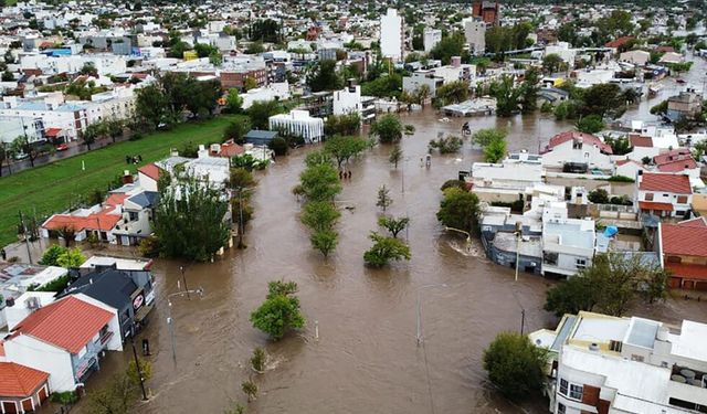 Güney Amerika ülkesinde sel can aldı: 10 ölü