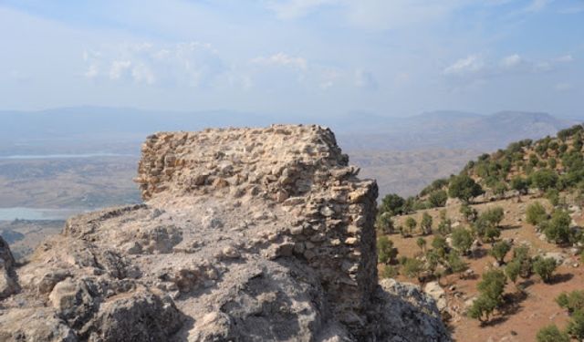 Tarihin Sessiz Tanığı: Pertükan Kalesi Ziyaretçilerini Bekliyor