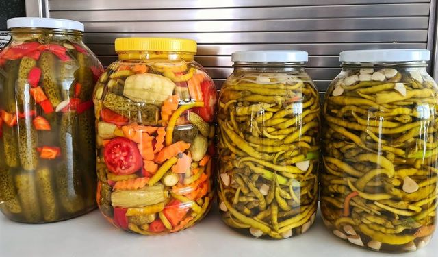 10 kiloluk bidona turşu yapımı nefis yemek tarifleri