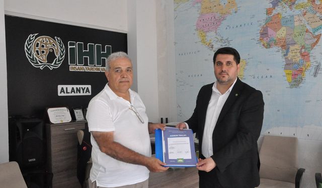 HÜDA PAR Antalya İl Başkanı Durmaz, Alanya’da 'Ailenin Korunması' temalı ziyaretler gerçekleştirdi