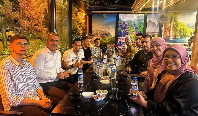 Hüseyin Şansi’den Malezyalı Gençlere Sıcak Karşılama: Batman’da Dostluk Rüzgarı Esti