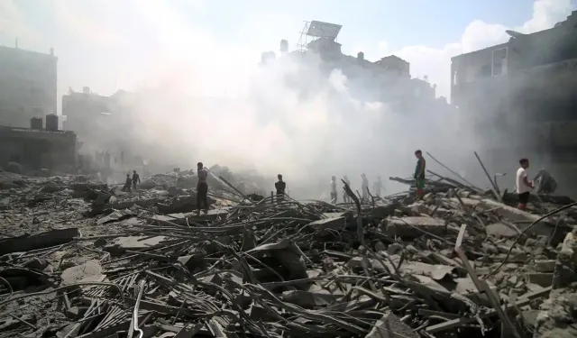 Rejima sîyonîst êrîşî hewşa nexweşxaneyê û sîvîlên li benda alîkarîyê bûn kir: 32 şehîd