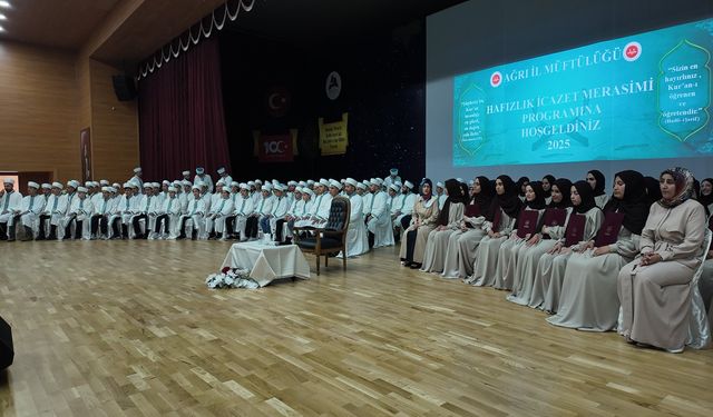 Ağrı'da 117 hafız icazetini törenle aldı