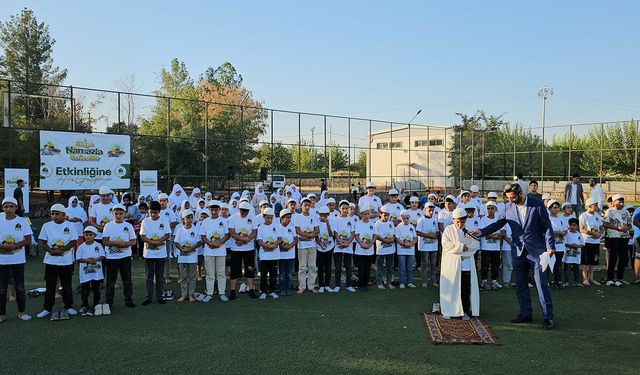 Balpınar'da çocukların namaz etkinliği büyük ilgi gördü