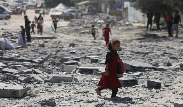 Gazze'de katliam aralıksız sürüyor: Çadır ve evlere saldırılarda onlarca şehit