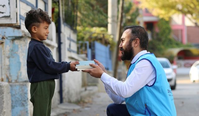 "Hediyem Kitap Olsun" projesiyle 500 bin kitap dağıtıldı
