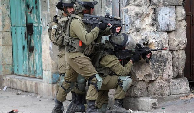 İşgalciler Batı Şeria'da okullara ve evlere saldırdı