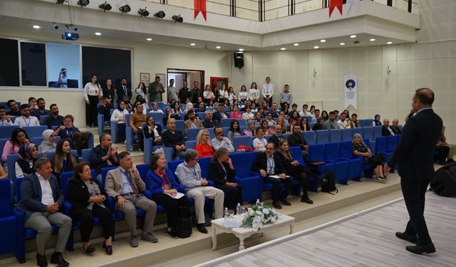 4 Üniversite İş Birliğiyle Uluslararası Dil, Edebiyat ve Kültür Sempozyumu Yapıldı