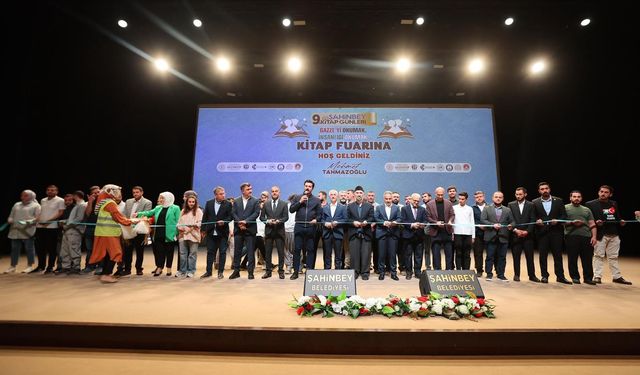 Gaziantep'te "Gazze'yi okumak, insanlığı okumak" temalı kitap fuarı kapılarını açtı