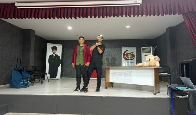 Sason’da Lise Öğrencilerine İlkyardım Farkındalık Eğitimi