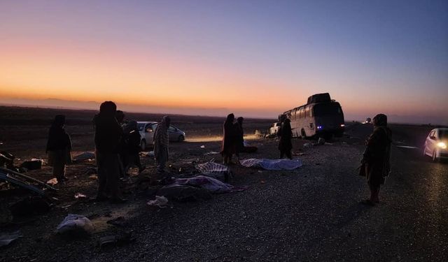 Afganistan’da Trafik Kazası: 10 Ölü, 10 Yaralı