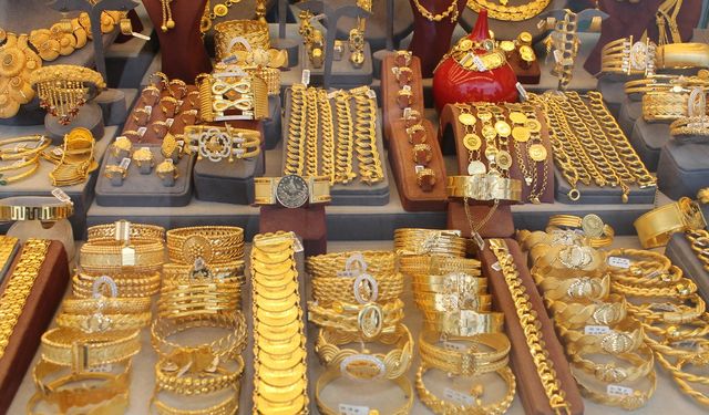 Altın fiyatları güne düşüşle başladı