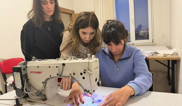 14 Öğrenci Dikiş Nakış Öğreniyor