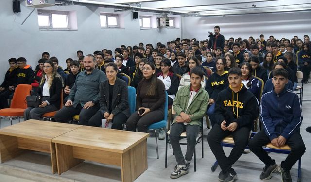 Fatma Aliye Fen Lisesi’nde "Bataryaların Görünmeyen Bilimi"ne Işık Tutuldu