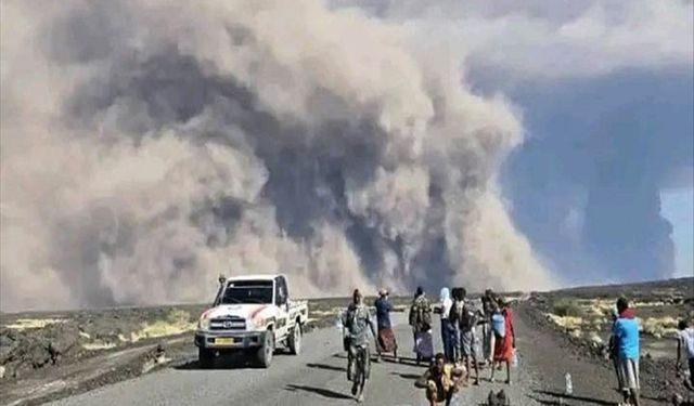 Hayli Gubbi Yanardağı patladı, hava trafiği felç oldu