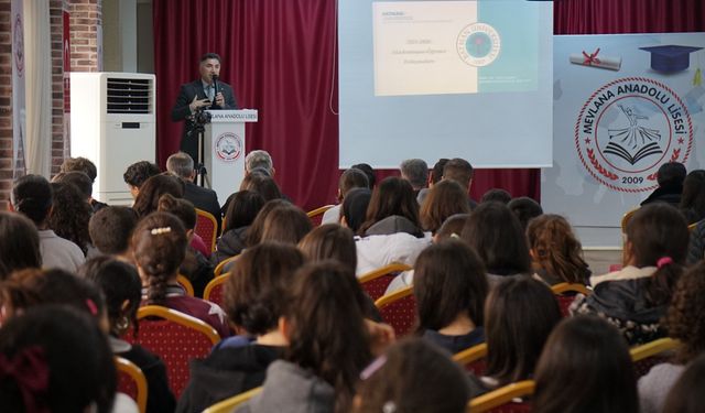 Rektör Prof. Dr. İdris Demir ve Mevlevi Postnişini Nezih Çetin, Mevlana Anadolu Lisesi Öğrencileriyle Buluştu