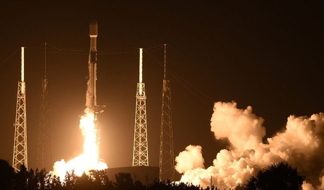 SpaceX, 28 Starlink internet uydusunu başarıyla yörüngeye gönderdi
