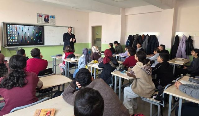 100. Yıl Ortaokulu’nda "Dijital Farkındalık" Eğitimi