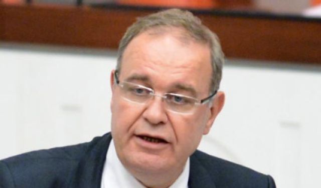 Faik Öztrak kimdir?