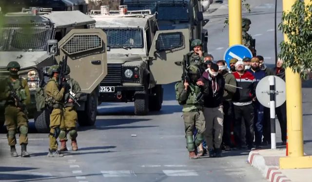 Batı Şeria'da işgalcilerin baskınları sürüyor