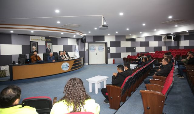 Batman Belediyesi'nden Yeni Şoförlere Kapsamlı Eğitim: "Vatandaşlara Çok Nazik Yaklaşın" Talimatı