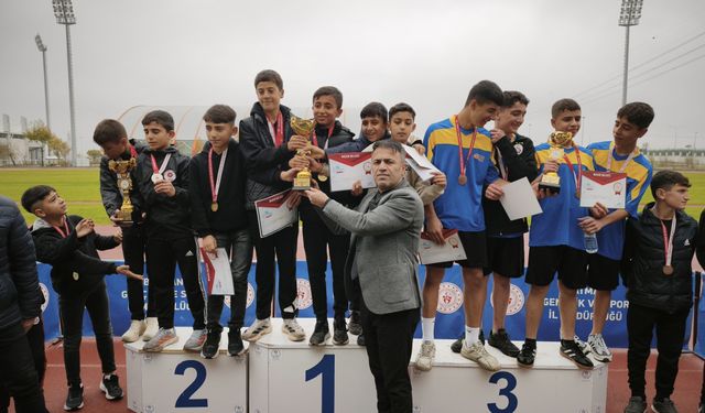 Batman’da Kros Heyecanı: Öğrenciler Grup Vizesi İçin Ter Döktü