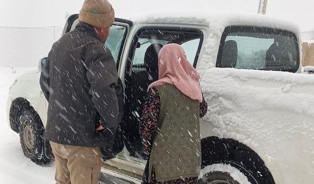 Batman'da mahsur kalan hastalar kurtarıldı