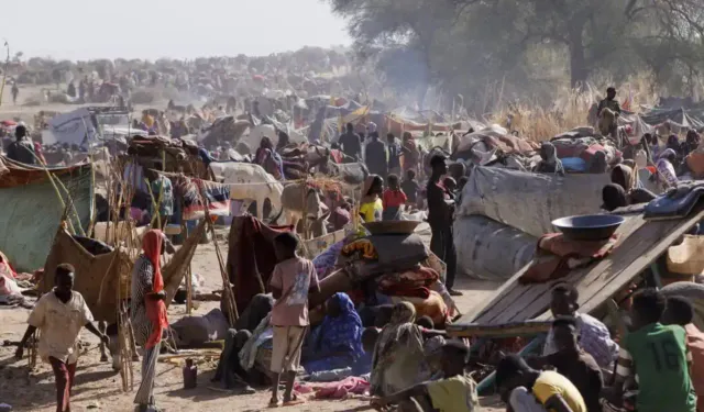 Wêneyên satelîtê nîşan didin ku du kampên penaberan li Sûdanê ji ber şer bi lez mezin dibin
