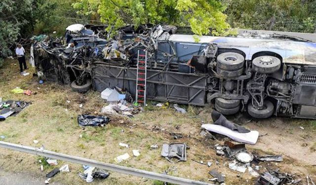 Cezayir'de katliam gibi kaza: 13 ölü, 35 yaralı 