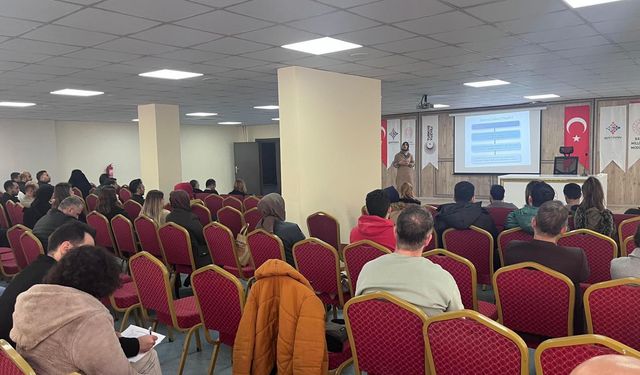 Diyabetli Öğrenciler İçin Güvenli Okul Ortamı: Öğretmenlere Kapsamlı Acil Durum Eğitimi