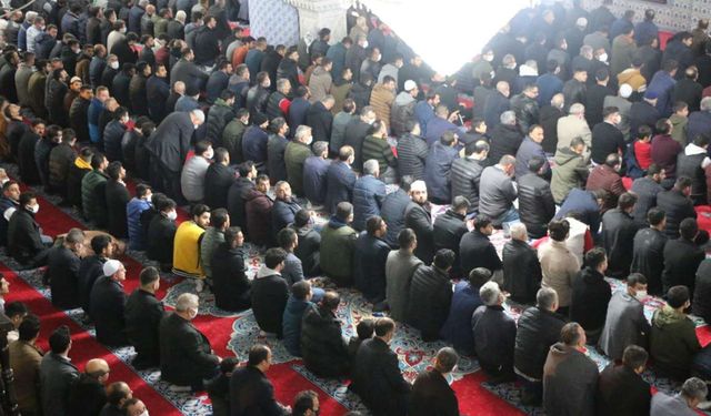 Regaib Kandili yarın idrak edilecek