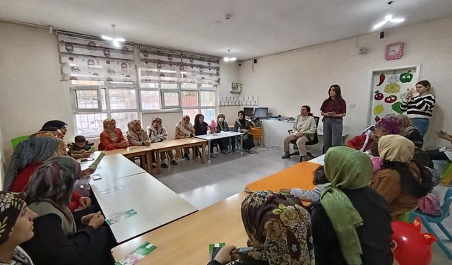 Yağmur Anaokulu’nda Velilere Kanser Tarama Eğitimi