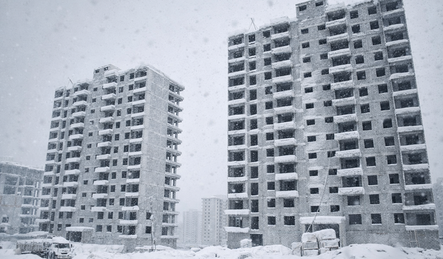 Aşırı soğuklar inşaat sektörünü durdurdu