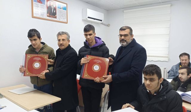 Batman İl Müftüsü Durmuş’tan Görme Engelli Kursiyerlere Anlamlı Ziyaret